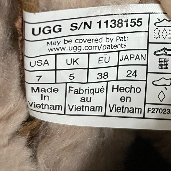 New in Box UGG Zaylee Women Boots CHE Size 7 Waterproof - Picture 12 of 13